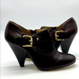 MICHAEL Michael Kors Women US 9 Brown Leather Heeled ankle booties Gold Buckle